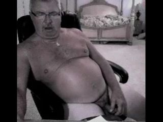 Vovô mostra na webcam