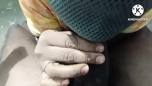 Hot indian big bobs aunty bowlojab doing