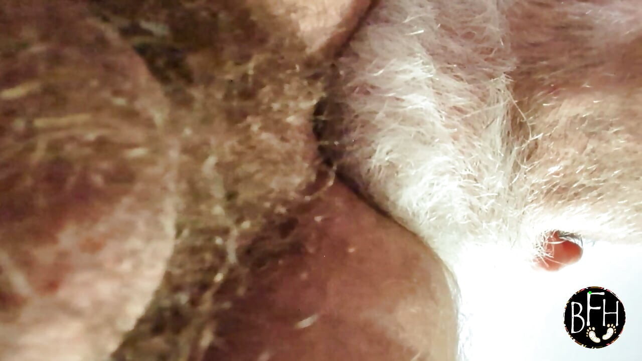 Daddy feasting on a beautiful hairy hole
