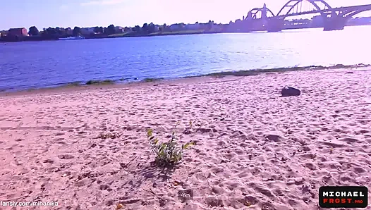 Sahilde soyunma odasında yabancıyla riskli sikiş