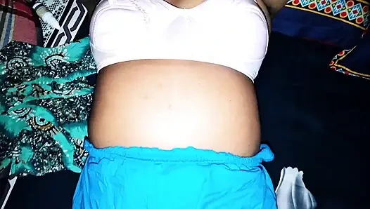 Evli kadın kibirliydi ve ben mutlu bir şekilde küstahlığını çözerek karısını siktim.