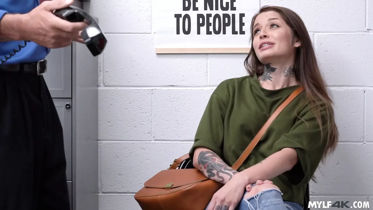Shoplifter Vanessa Vega fode seu caminho para fora dos problemas