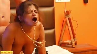 Indian Beautiful Kamwali Sex! Boss Fucking my Village Wife