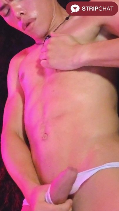 Amateur Webcam: Muscular Gay Teen Twink Nijinsky Big Cock Body Show – Nijinsky_LatinBoy