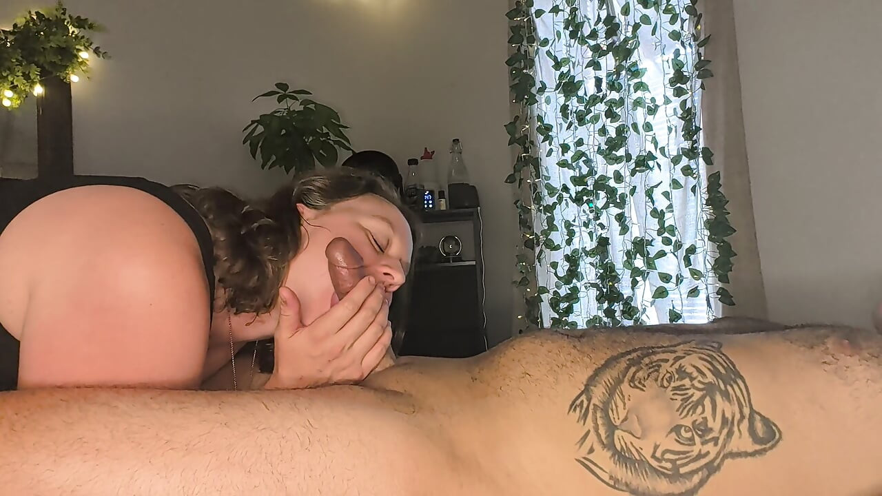 סרטון מציצה עם סיום שמח