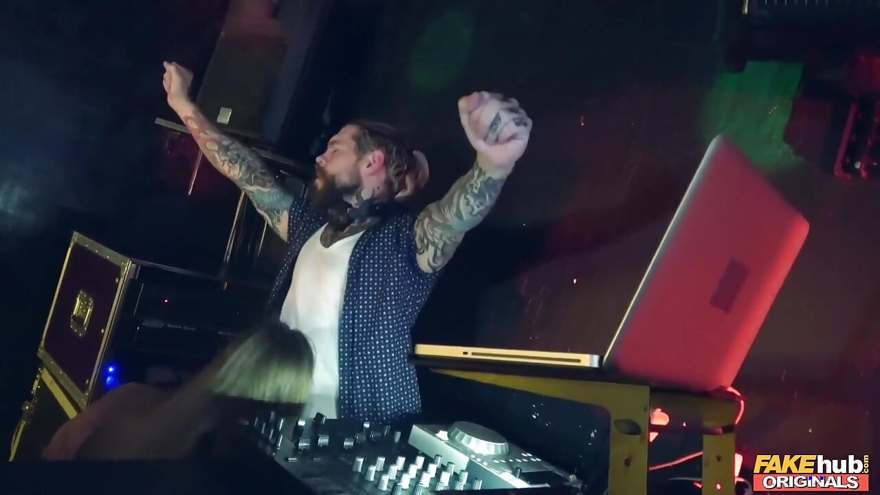 Fakehub Originals - Blond Selvaggia Takes a Hard Facial From Superstar Dj Dean Post Set Sex