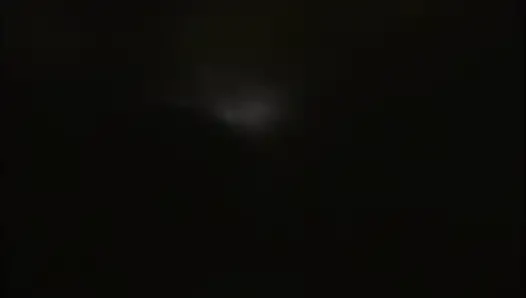 Diane Diamonds oturma odasında büyük göğüsleriyle sikişiyor