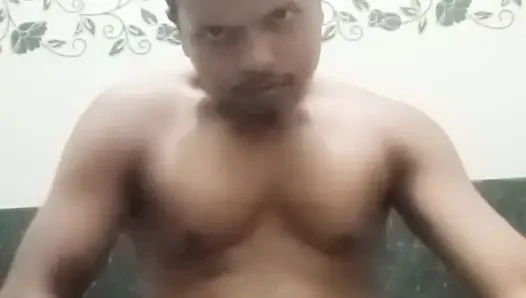Hintli azgın adam boşalıyor
