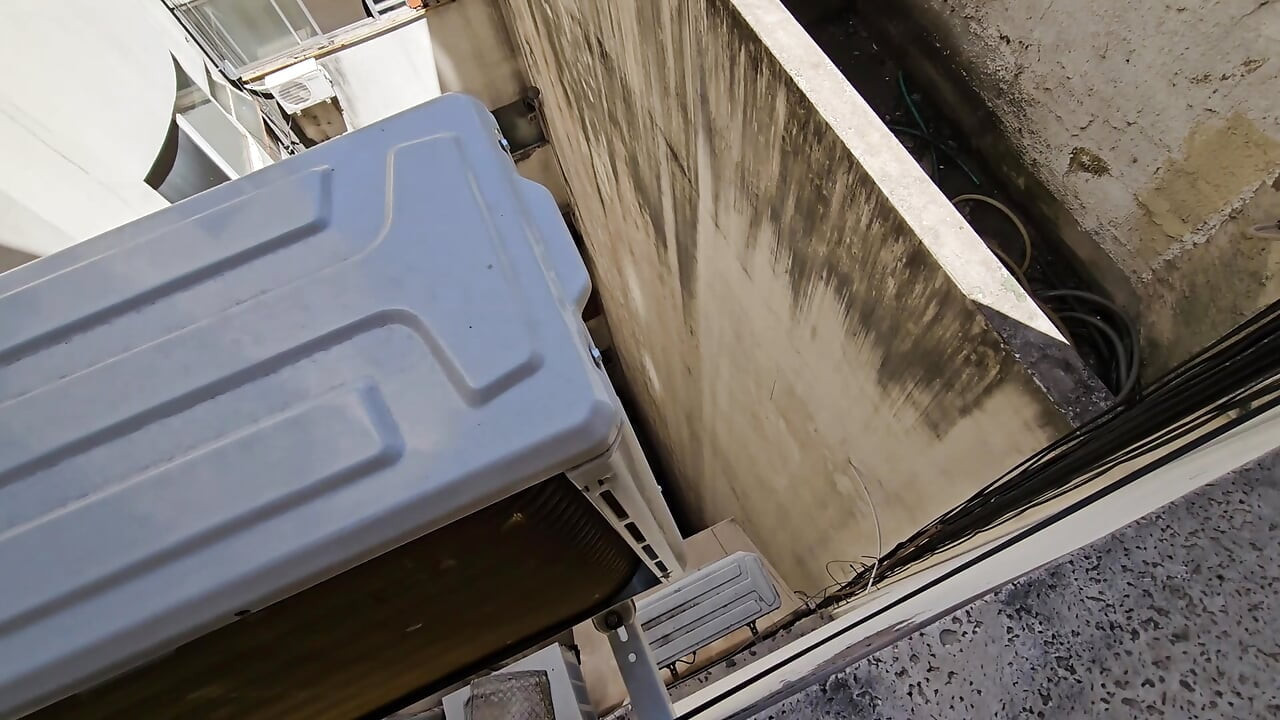 Przyjaciel Mojego Ojczyma Ma Go Tak Duży, Że Nie Mieści Się W Moich Ustach