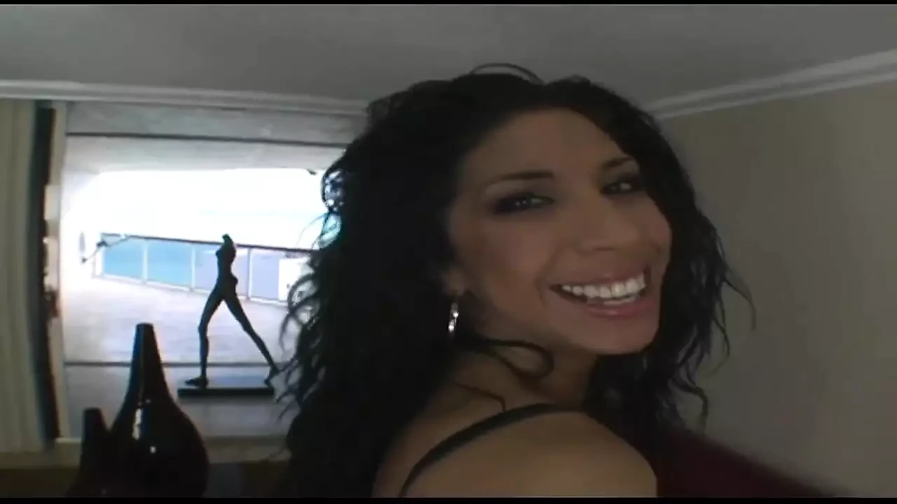 Kayla Carrera este una dintre acele doamne latino fierbinți care trebuie să fie pus de cel puțin două ori pe zi.