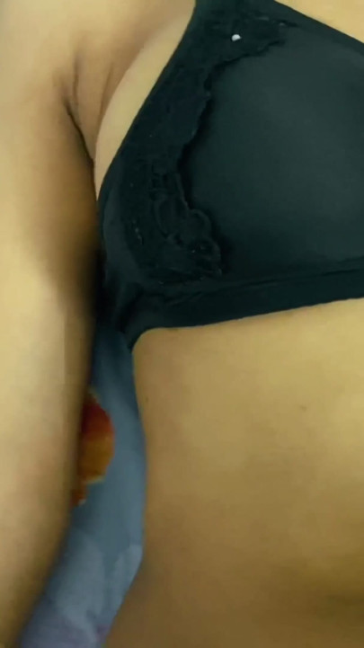 Sora vitregă sexy este disperată după sex dur pentru a-și îndeplini dorința sexuală | Clip 1