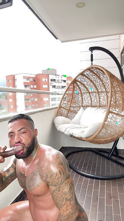 Colombian Body Builder Flip Fucking with Big Black Cock American Zaddy