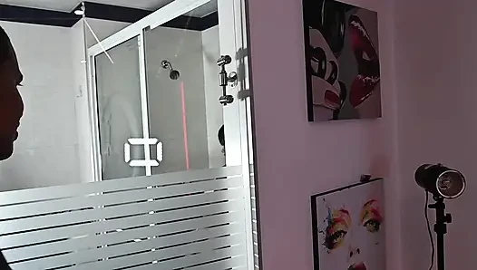I fuck neighbor after getting out of shower very rich