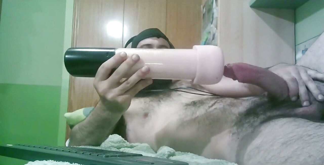 New Video of Live Pussy Sucking