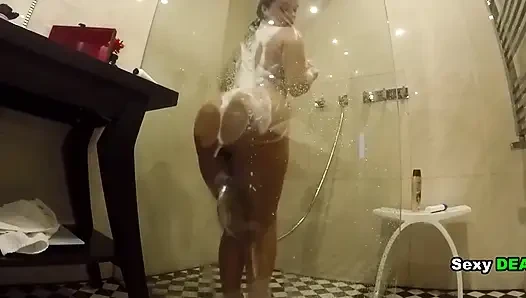 Steamy Shower Action with Goddess Sexydea Post-passionate Pounding