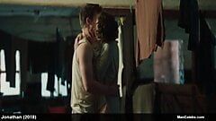 L'attore Jannis Niewoehner nudo durante le azioni sessuali