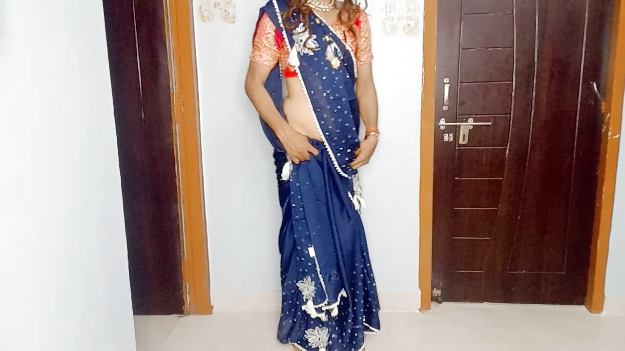 bhabhi ki pahani hu saree our bra panty ko pahan ke use chodne ka ehsaas kiya