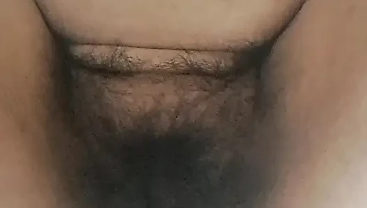 showing from below mom's mature and hairy pussy