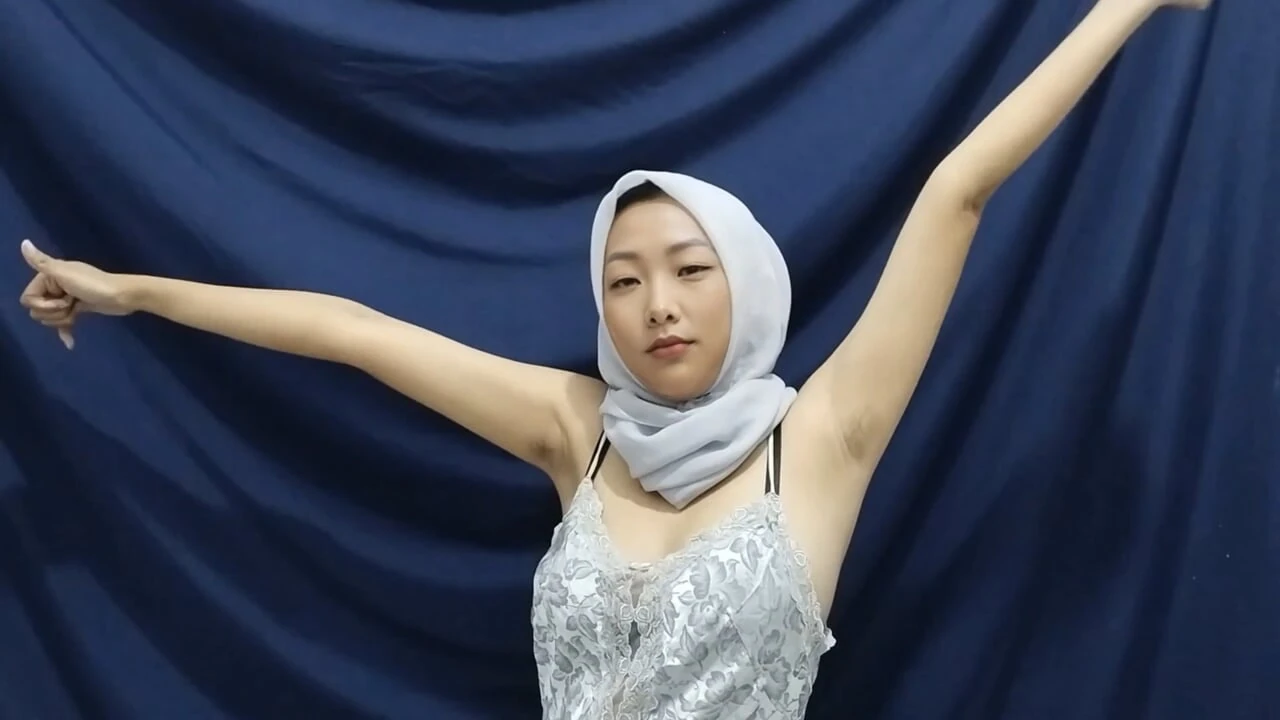 Milf hijab solo masturbate