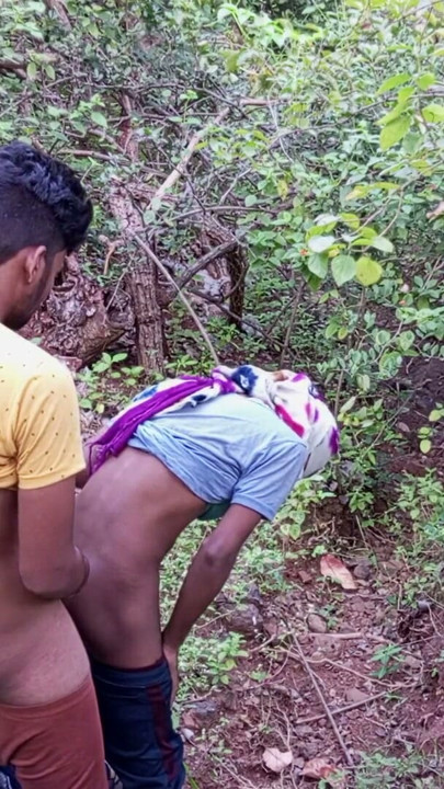 Indian Shemale - Pooja and Pooja's brother both went to the forest to romance and Pooja fucked her brother's ass. | Clip 1