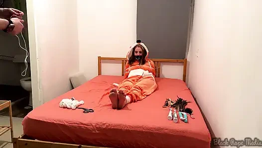 Мириам Связали И Пощекотали В Комзи