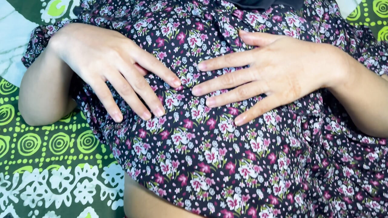 My Desi sexy Bhabhi gets very happy to fucking with me