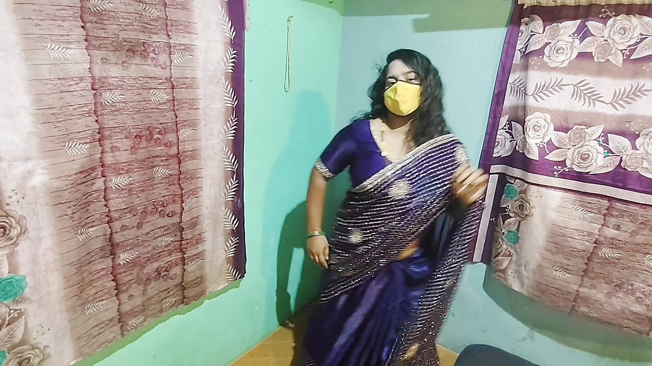 Tarian sensual tante seksi india dan memeknya dipuasin sama pacarnya