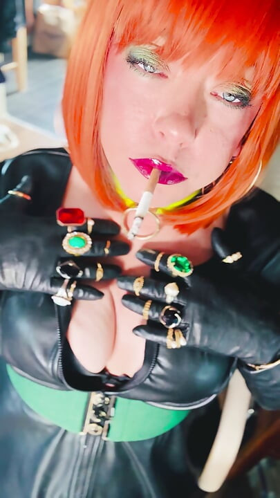 Who Doesn't Love This British Tart Smoking For You In Leather Gloves & Rings! Tina Snua Smoker
