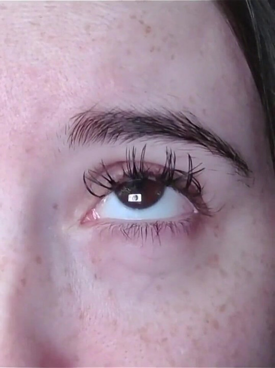 君を見て、目を斜めにする