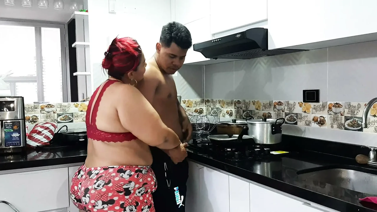 Stepmom seduces me with her huge ass