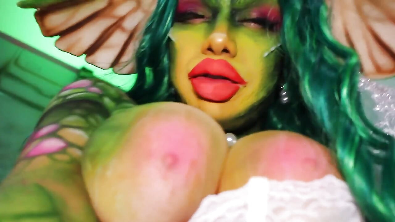 Gremlins  Monster Stepmommy Loves U!! Greta Cosplay
