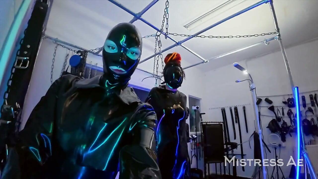 Bts: Neon-lit Alien Latex Lab - Standing Fisting in a Latex Sack