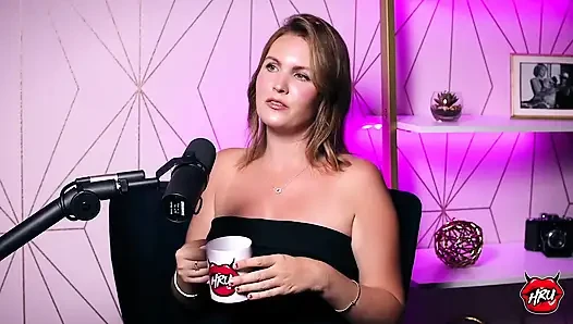 Holly Johnston: Annelerin Onlyfans'a hükmetmelerinin gerçek nedeni