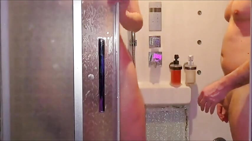 Provocación Pública En La Ducha Del Spa
