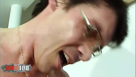 Tschechische blondine kelly & Tom - heißer blowjob & hardcore-ficken mit gesichtsbesamung