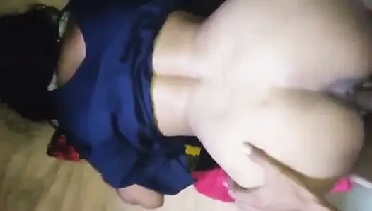 Pantat bahenol tante seksi ini dientot gaya doggy habis-habisan sampai mengerang keenakan