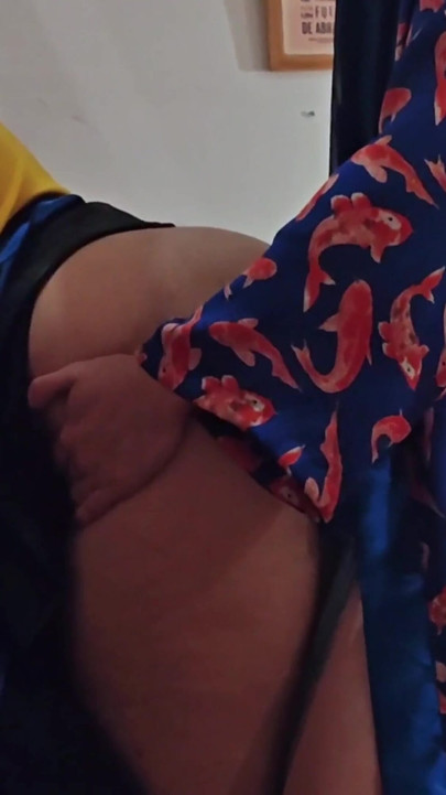 Brazilian Miku Gets Stuck On The Stairs And Kaito Gives Her More Than A Hand Part 1 | Clip 1