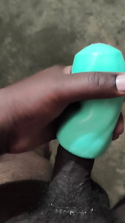 Quente sexy garoto asiático ele brincou com pau pequeno brincando com brinquedos sexuais