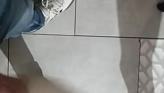 Pukulan kontol dan peler dengan spatula habis-habisan