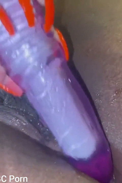 Masturbação Anal com Dildo Grande Gemendo Orgasmo Intenso