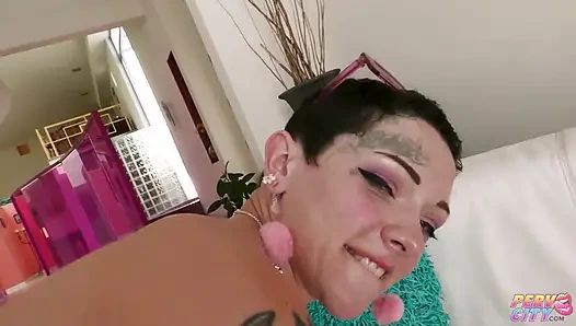 Sevimli ateşli mercy muse sert anal sikişten sonra sarkıyor