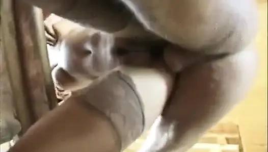 Sapık esmer iki yarakla seks yapıyor