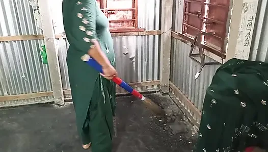 Üvey oğul evde üvey anne köyünü sikiyor