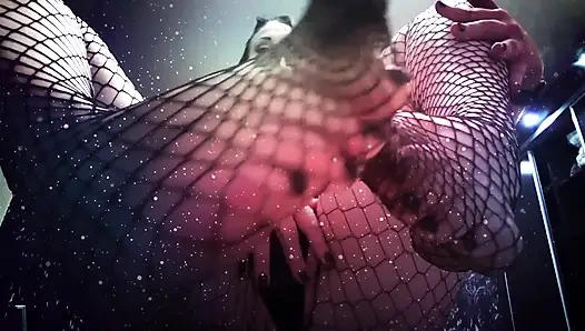 Kamu lemah untuk kakiku dengan stoking jala JOI