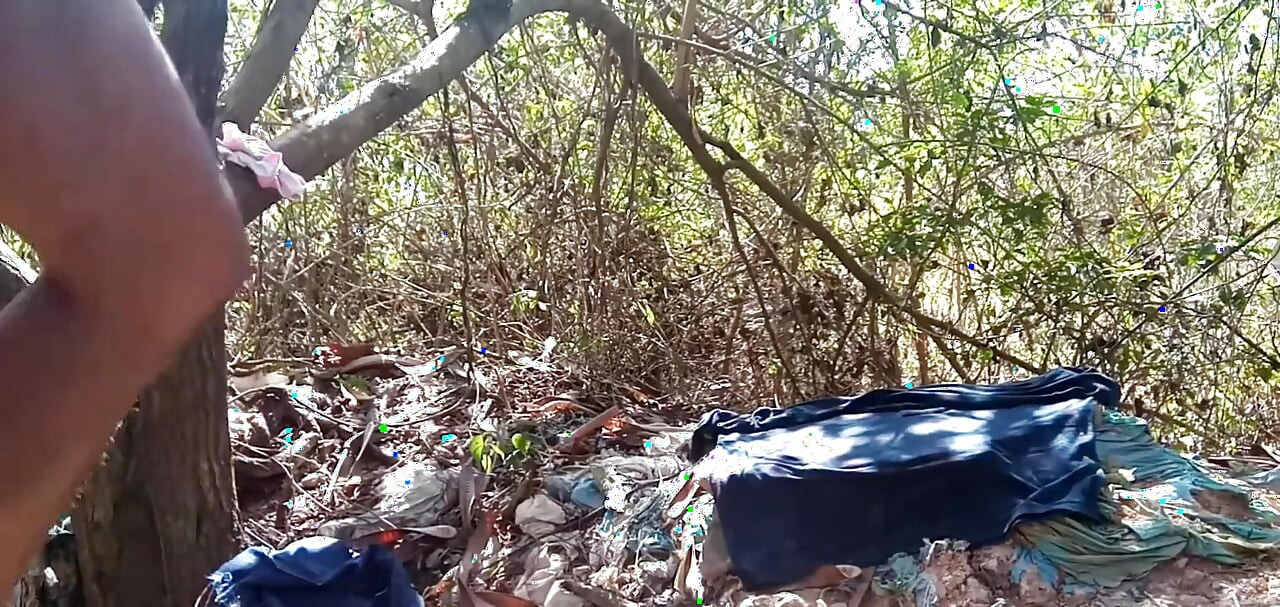 Ormanda bu neşeli genç kızla dört ayak üstünde yatacak mıyım?