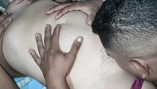 Saya seorang gadis perawan dan ini pertama kalinya saya di dalam vagina saudara tiri dari India Tamil x Video