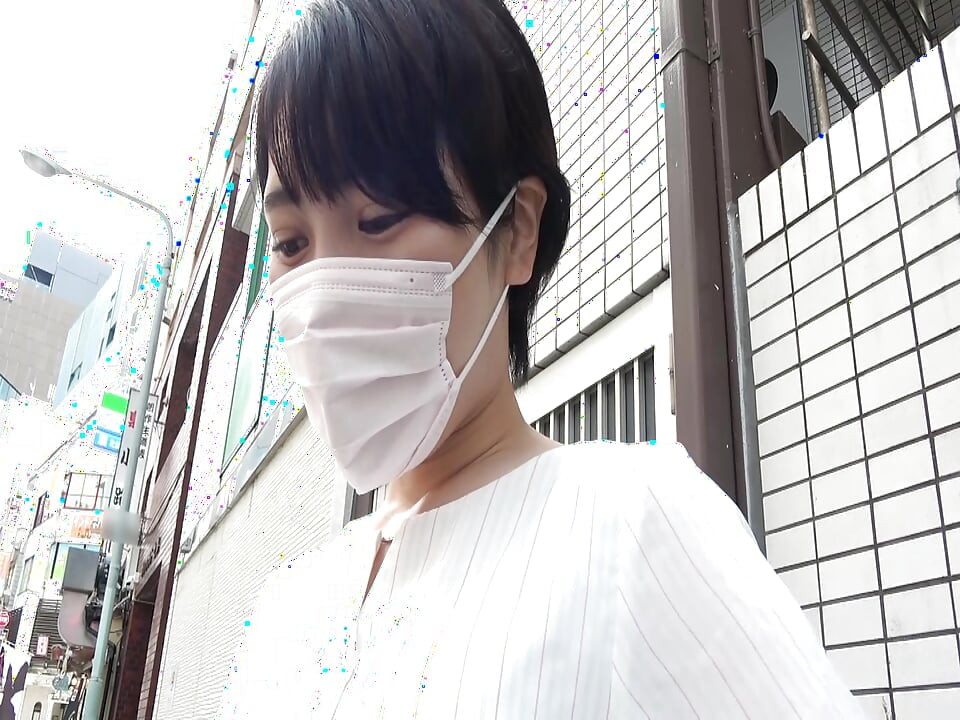 P133G02 Meet a short-haired, elegant beauty found on a match app and immediately check into a hotel! Climax sex with a girl who defies her appearance!