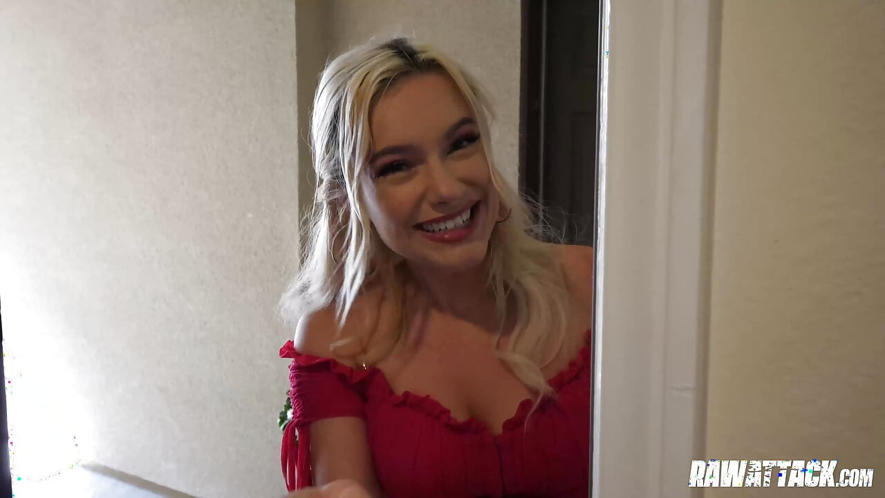 Blonde Beauty Lindsey Lakes Is A Naughty Hottie