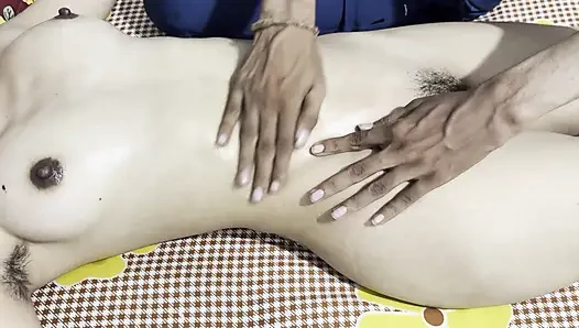 Büyük götlü Hintli yenge ateşli masaj seksi ve sert sikiş ev yapımı gerçek