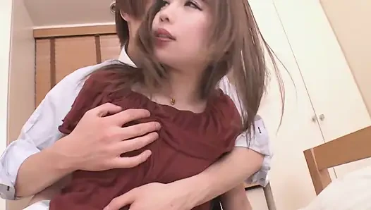 Karın chisato takayama'sını sikmeme izin veriyor